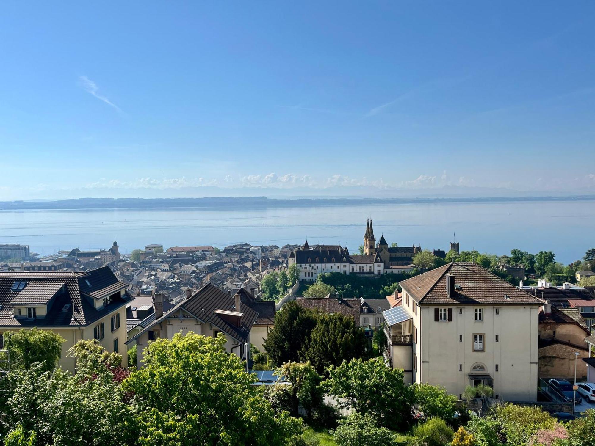 Appartement Atypique Avec Vue Neuchatel Luaran gambar